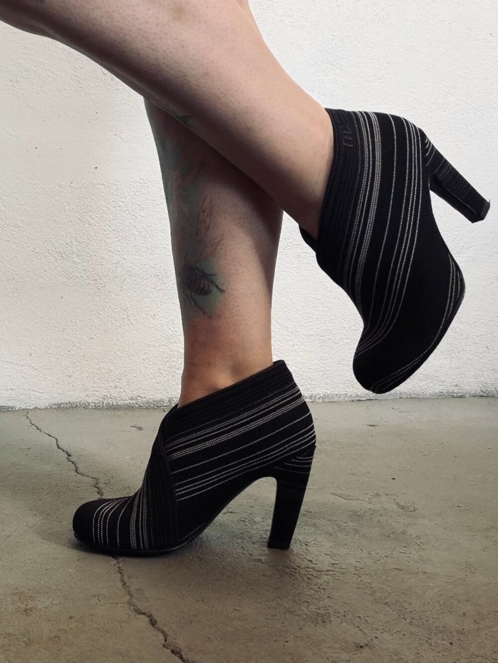 Classic United Nude Fold Style Heels
